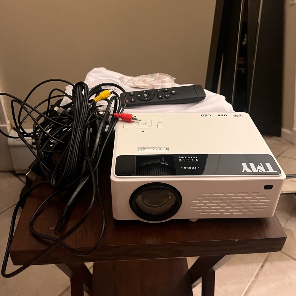 Projector - Picture 2 of 4